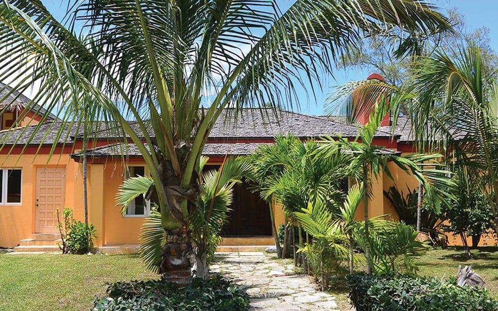 Marley Resort & Spa 나사우 외부 사진